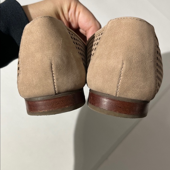 Me Too Yale Leather Cutout Flats Loafers sz 8.5 Cream Tan Neutral Summer Shoes - Picture 6 of 8
